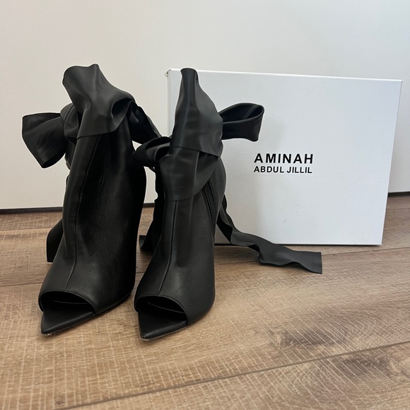 Aminah Abdul Jillil Amira Pointe Bow Heels Black Leather Size 6 - Picture 1 of 7